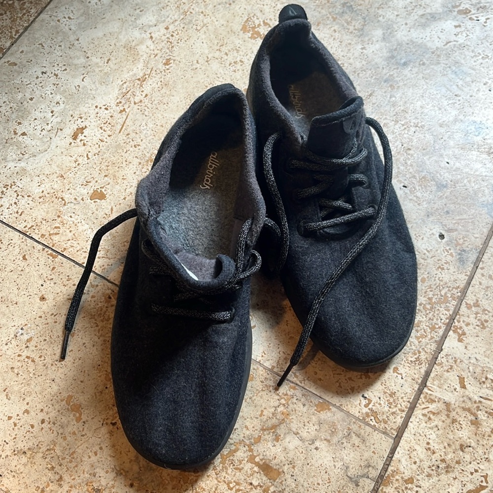 Gray allbirds only worn a few times